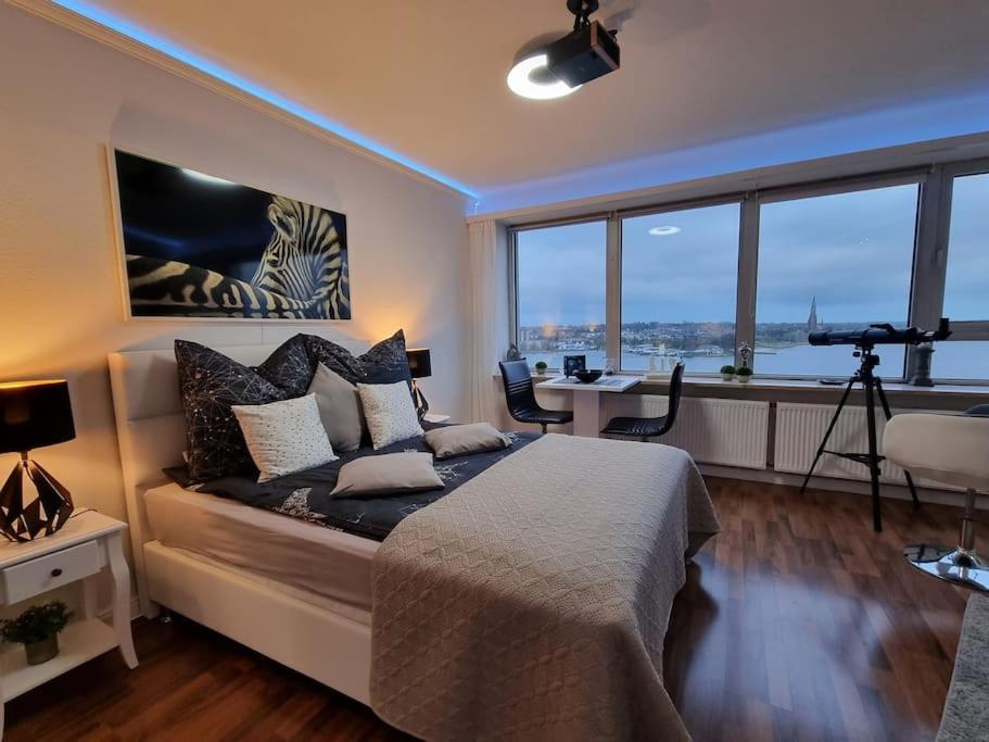 Traumblick! Mitten Im Wasser, Den Wolken Ganz Nah! Appartement
